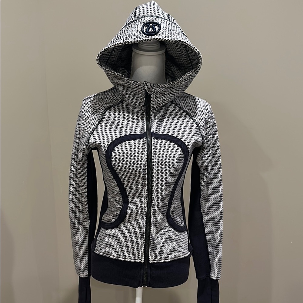 Lululemon Scuba Full-Zip Hoodie, size 6, black and white pattern